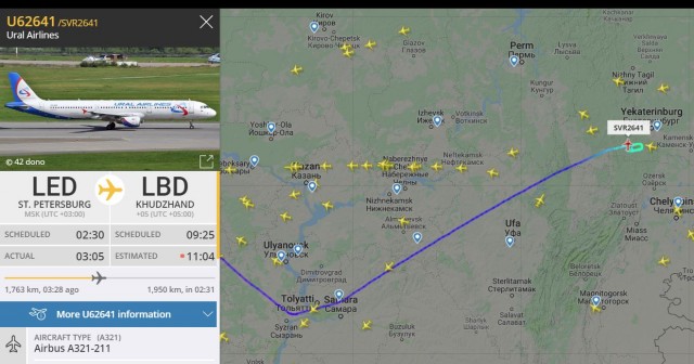 Самолет из Санкт-Петербурга готовится к аварийной посадке в Кольцово