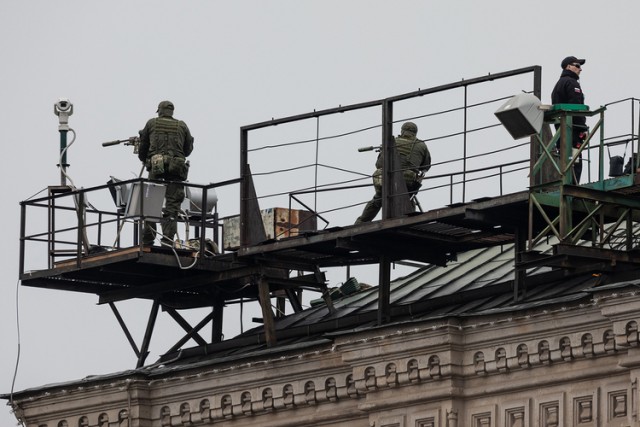 Традиционно самые пристальные наблюдатели за Парадом Победы в Москве были на высоте