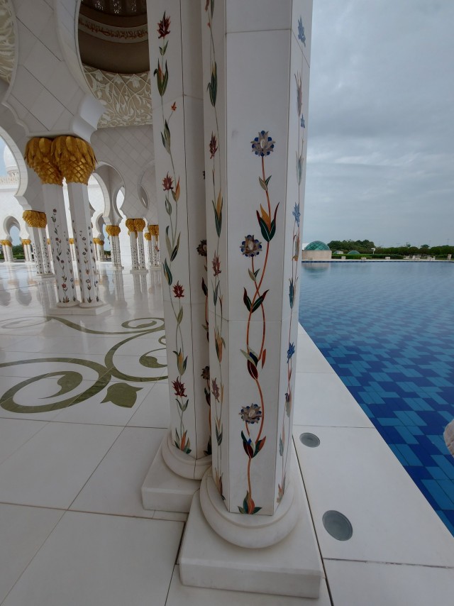 Дубайск в декабре