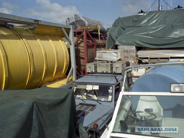 Немец проехал на Gelandewagen весь мир.