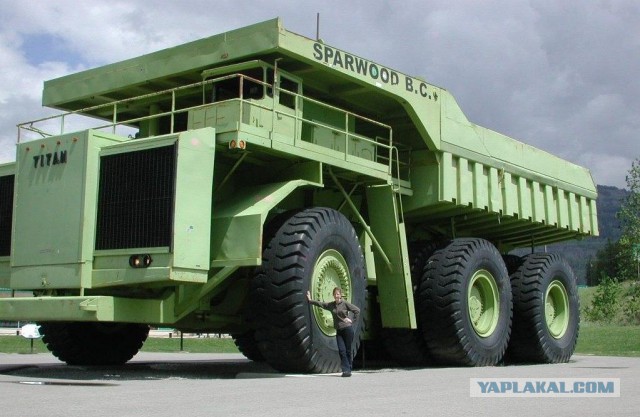 Креативный маркетинг. Бензин в обмен на сиськи.