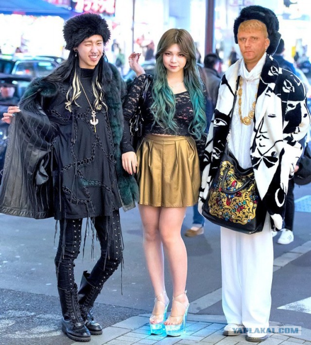 Модные персонажи на улицах Токио