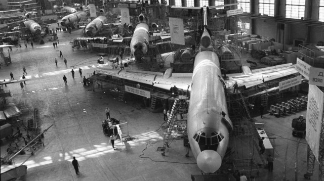 50 лет первому полету Ту-154