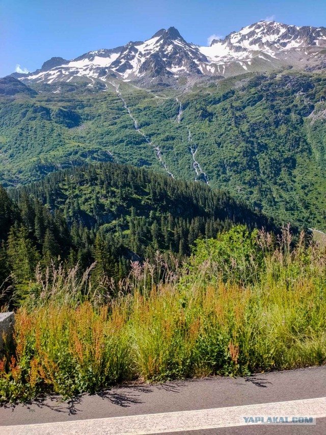 Дерзкий заезд на скутере 49cc через западные Альпы