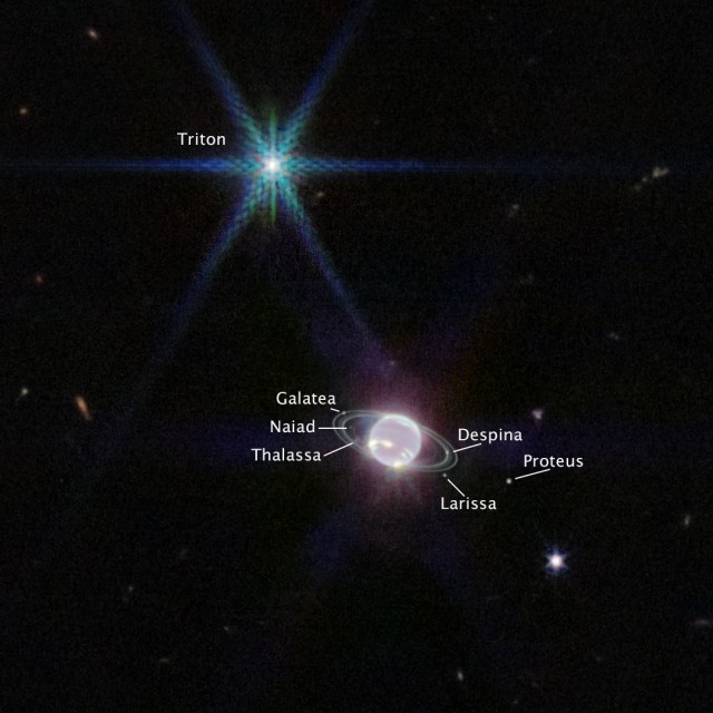 Телескоп Джеймса Уэбба сфотографировал Нептун и его спутники