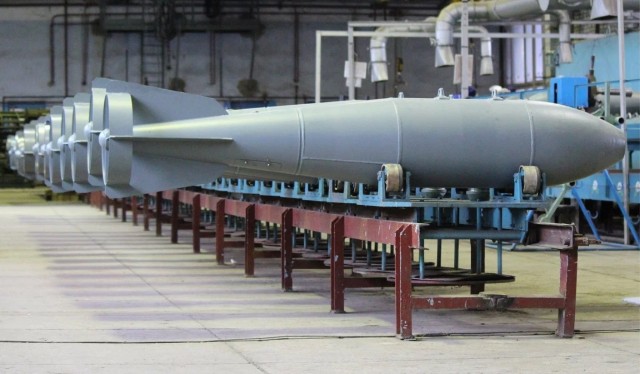 В Краснодаре заметили грузовик, перевозящий мощнейшие авиабомбы ФАБ-500, — сообщают росСМИ