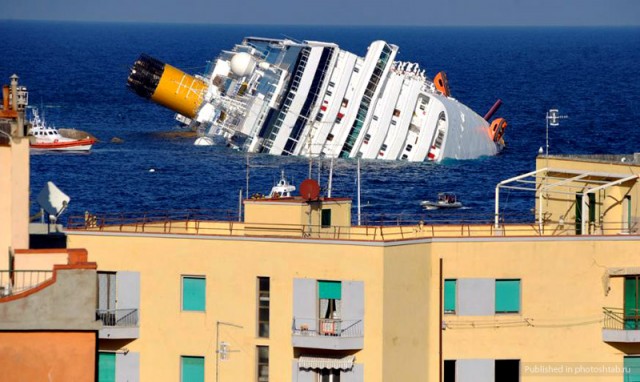 Швартовка парома в шторм