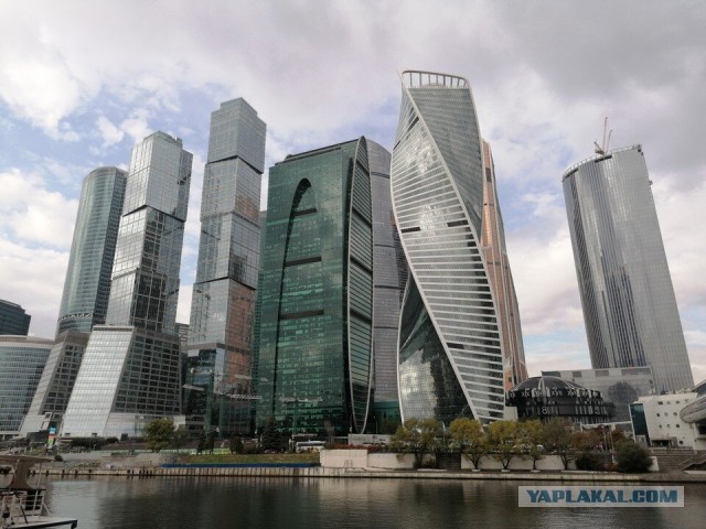 РЖД купили небоскреб Moscow Towers в «Москве-Сити»