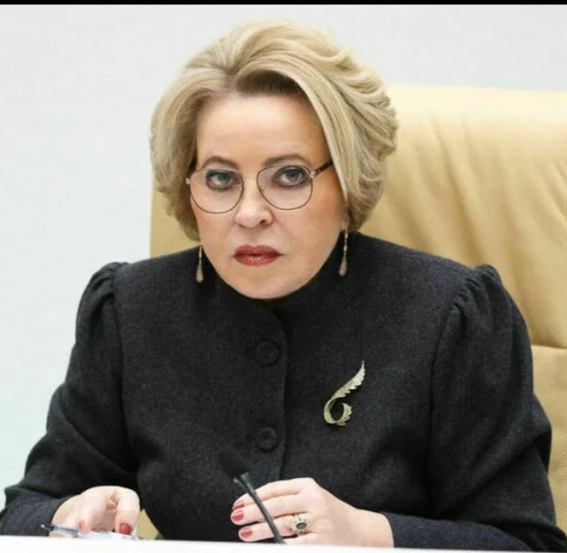 Сидни Суини