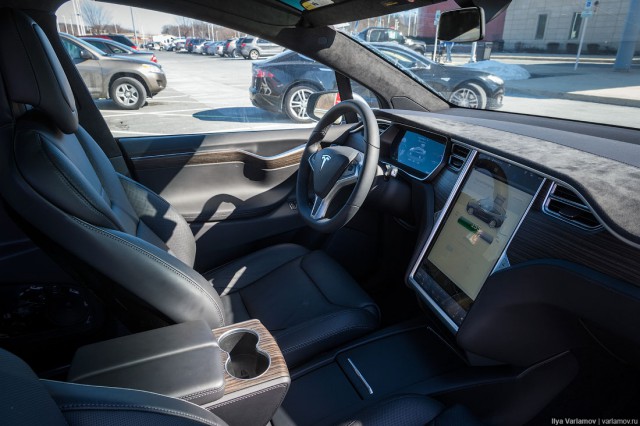 Обзор Tesla Model X