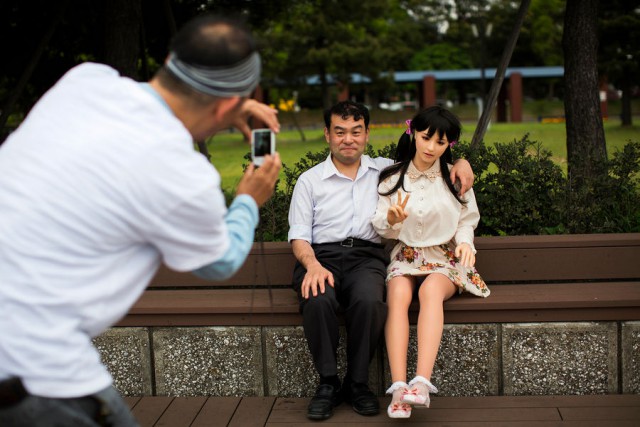 Силиконовая любовь по-японски: почему японские мужчины предпочитают искусственных женщин