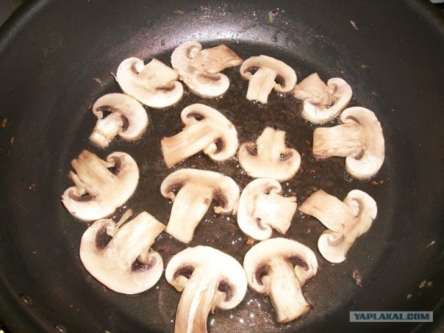 Грибной суп с куриными клёцками