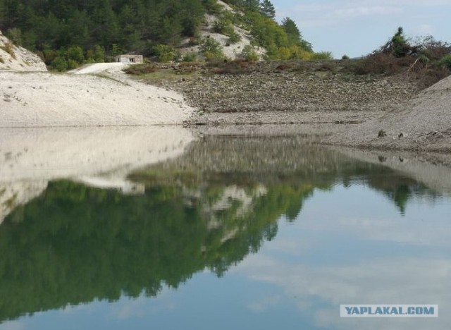Крым. Новоульяновка. Водохранилище.