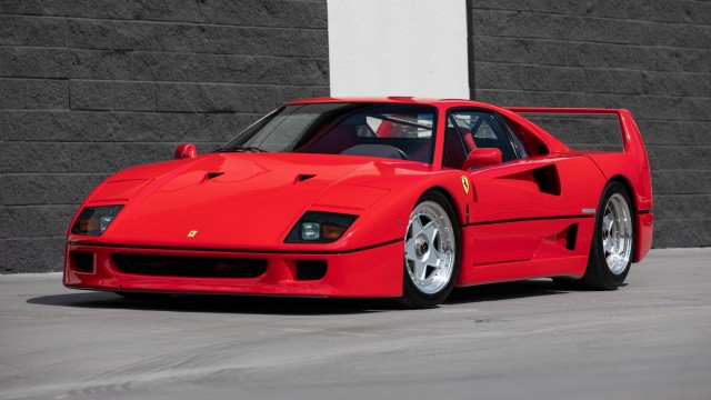 10 самых дорогих автомобилей аукциона Mecum за 2022 год.