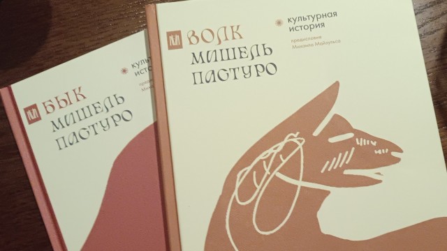 Официально: люди, читающие книги, умнее тех, кто залипает на видосы в соцсетях