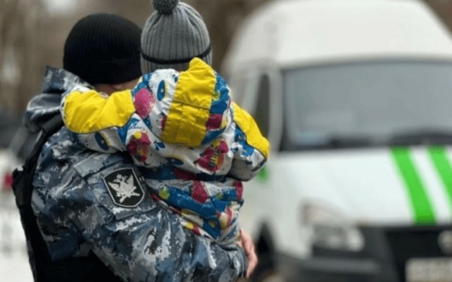 «9 лет работаю в органах опеки»: Как детей забирают у хороших родителей и отдают плохим - несправедливость системы