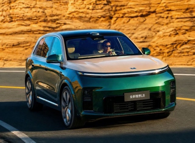 В Китае запустили продажи нового кроссовера Li Auto L8 по цене Volga K50