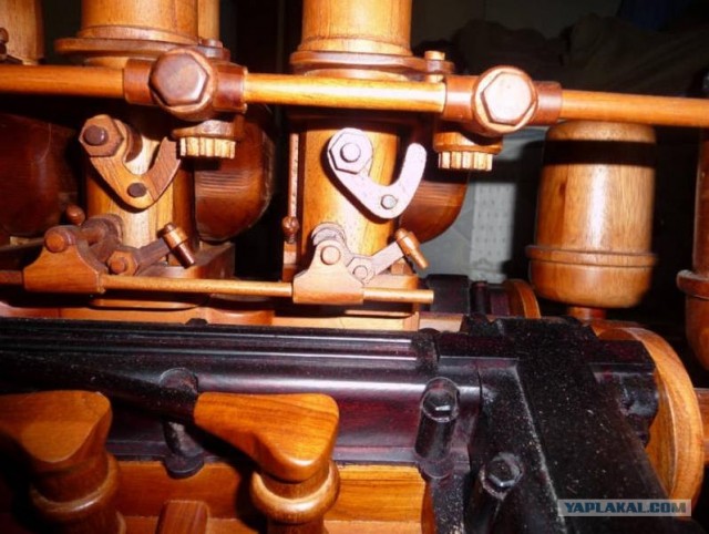 Деревянный движок Ferrari