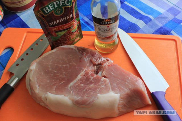 Стейк с картошкой и зеленью