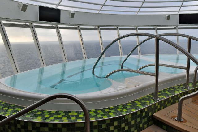 О новом городе развлечений на воде: инаугурационный круиз на гиганте Harmony of the Seas