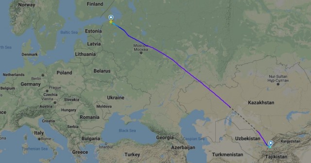 Самолет из Санкт-Петербурга готовится к аварийной посадке в Кольцово