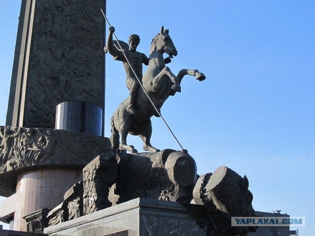 Косяки, отлитые в граните
