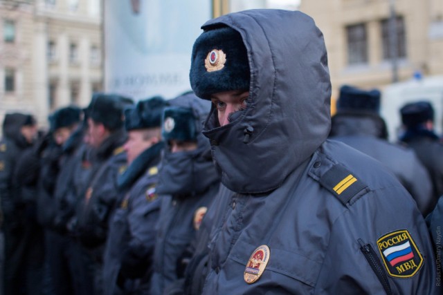 Силовикам в Москве приказали в ближайшие дни ездить на работу в гражданской одежде