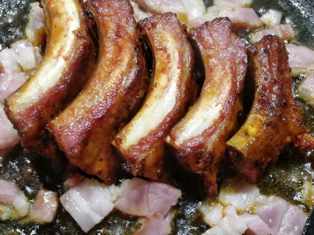 #ДРЯПнем! Кулинары поздравляют ЯП с ДР! Тушеная капуста с копчёными рёбрами.