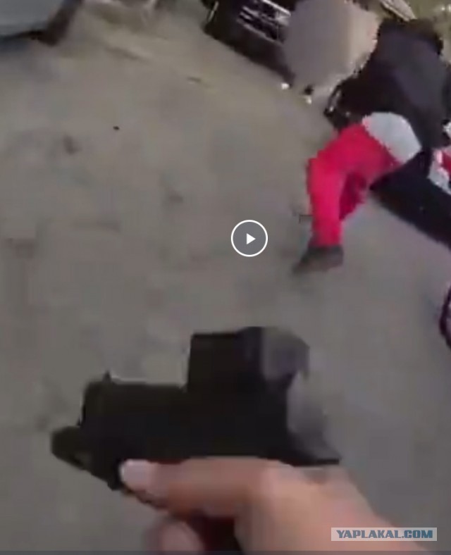 В Калифорнии расстреляли несовершеннолетнего негра после того как из его трусов выпал пистолет