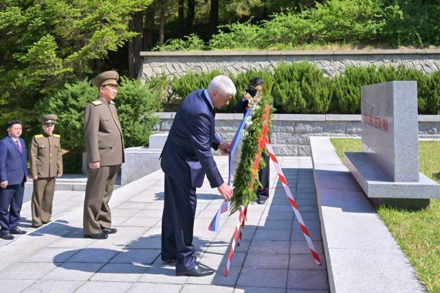 КНДР бережно относится к памятникам советским воинам, обратил внимание глава МВД России.
