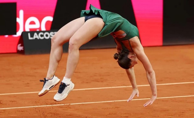 Мирра Андреева обыграла украинку Костюк и вышла в финал открытого чемпионата Франции