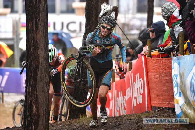 На велосипеде бельгийской гонщицы был установлен мотор