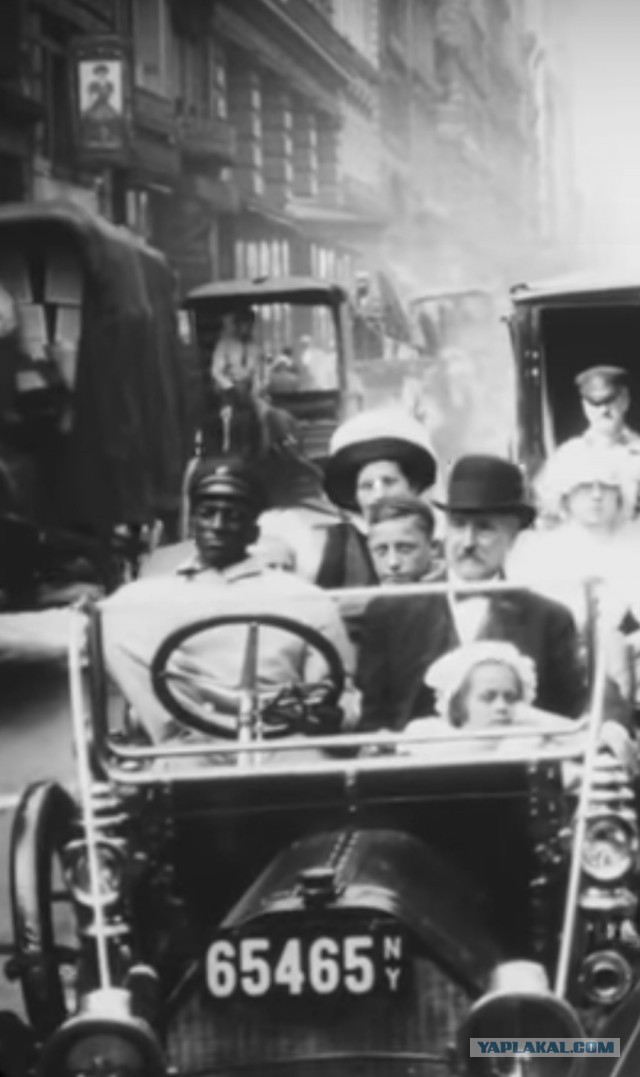 Фильм 1911 года, замедленный так, чтобы люди двигались с нормальной скоростью