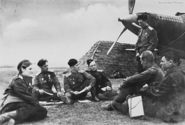Р-39 Аэрокбра. Американская любимица сталинских соколов. История создания и основные модификации.