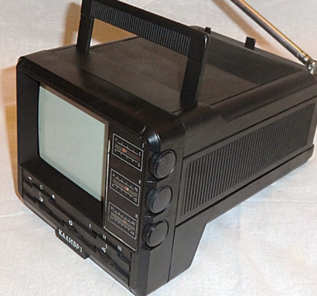 Портативный модульный телевизор Sony 89-го года
