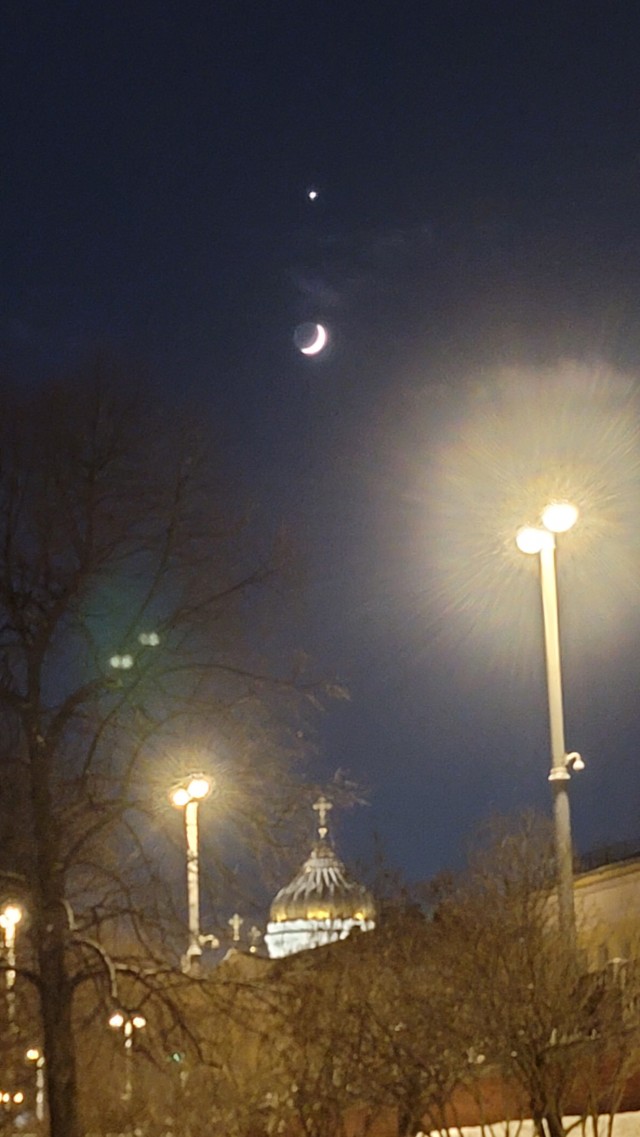 Луна, Венера, Юпитер и самолет