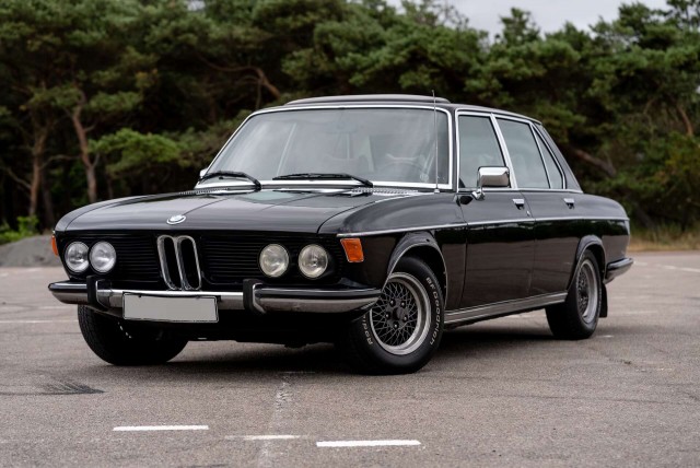 В Россию из Германии ввезли BMW 7-Series 1977 года выпуска с пробегом в 45 тысяч километров