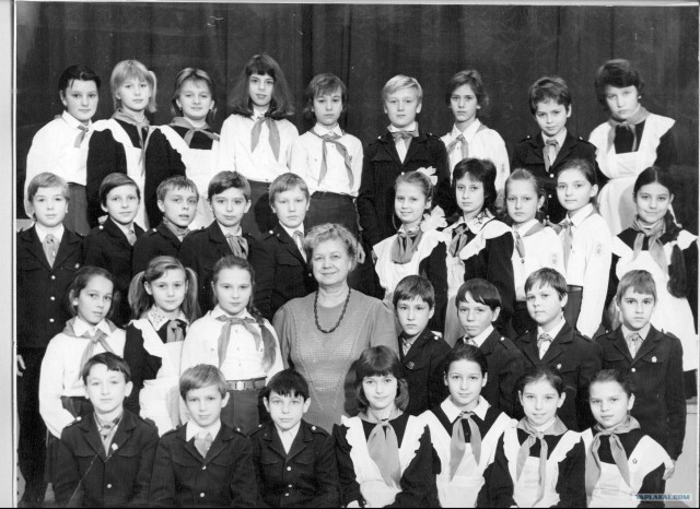 Про  девочку Катю, ячейку общества и СССР