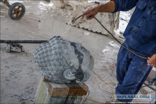 Как делают каменные скульптуры во Вьетнаме