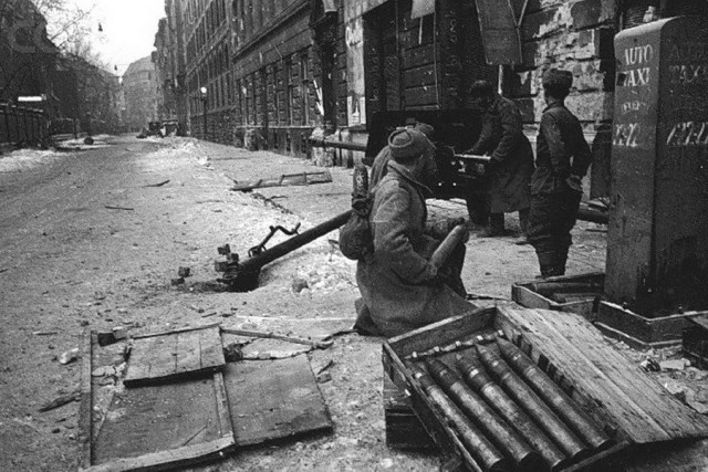 Черно-белые сороковые... Война и весь Мир