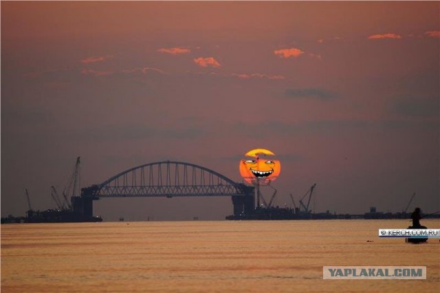 Установка автодорожной арки моста в Крым может начаться в среду