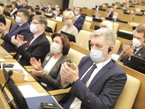 Лидер КПРФ заявил, что сейчас в Госдуме сложный период - 300 человек болеет коронавирусом.