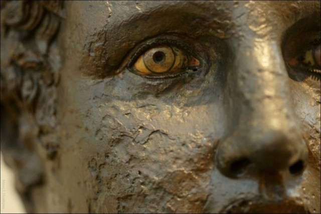 Заглянуть в глаза древних греков… возможно?