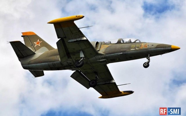 В Ейске на жилой дом упал самолёт