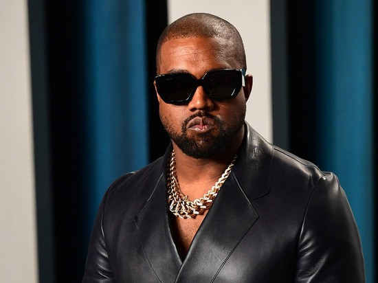 Семья Джорджа Флойда потребовала $250 млн от Канье Уэста из-за слов о "смерти от наркотиков"