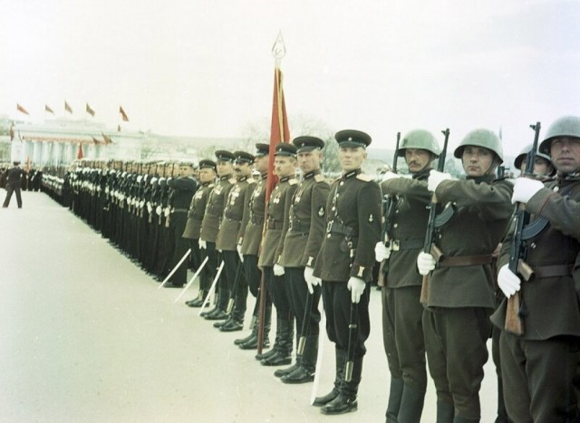 Фотографии из прошлого нашей страны - 24