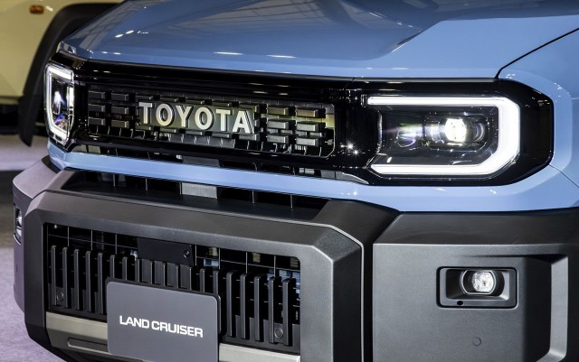 Toyota Motor 21 октября провела мировую премьеру новой модели — внедорожника Land Cruiser FJ по прозвищу «бэби-Круизер»
