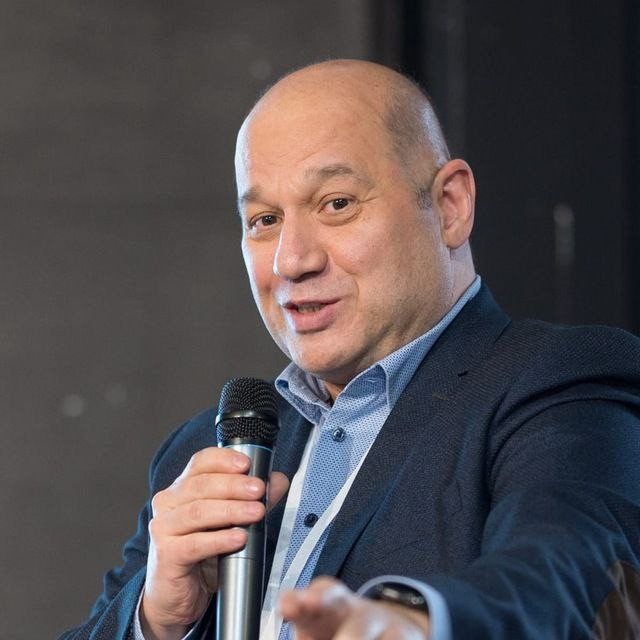 Уважаемый (в кругах) юрист Мнацаканов Владимир Алексеевич о деле Долина - Лурье. Юридические факты