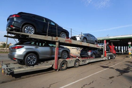 Эксперт Степанов рассказал, импорт каких автомобилей в Россию все еще выгоден