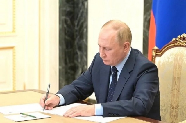 Путин подписал закон, разрешающий создание на Алтае игорной зоны